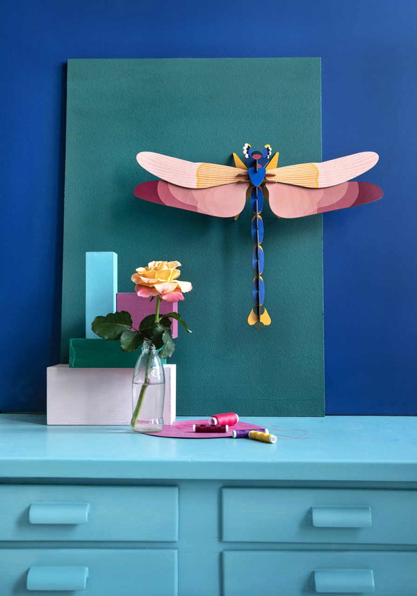 Wanddeko Papier 'Rosenlibelle'