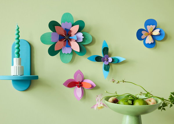 Wanddeko Papier 'Leuchtende Papierblume'