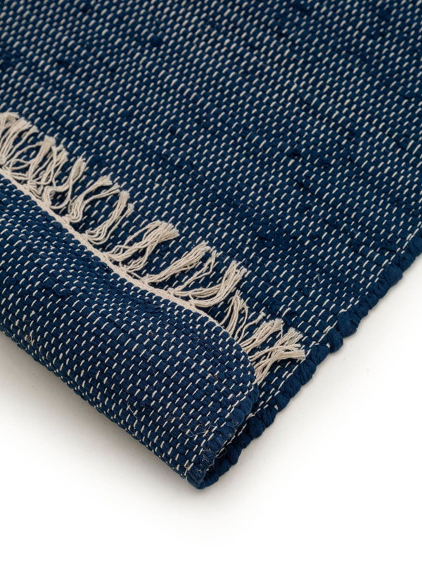 Design Teppich aus recyceltem Material Tom Blau