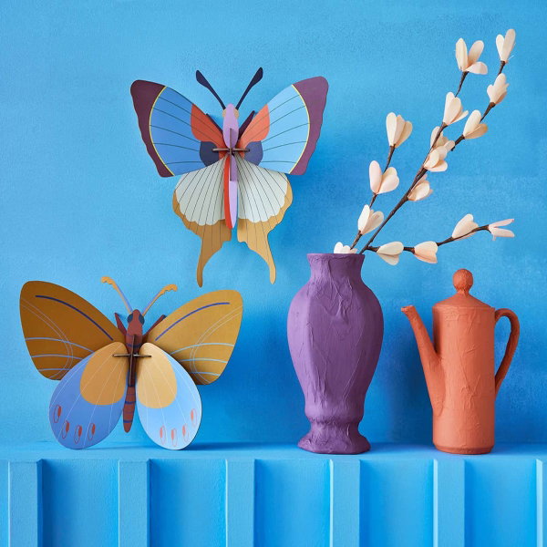 Karton skulptura za zid 'Vivid Wings Decor'