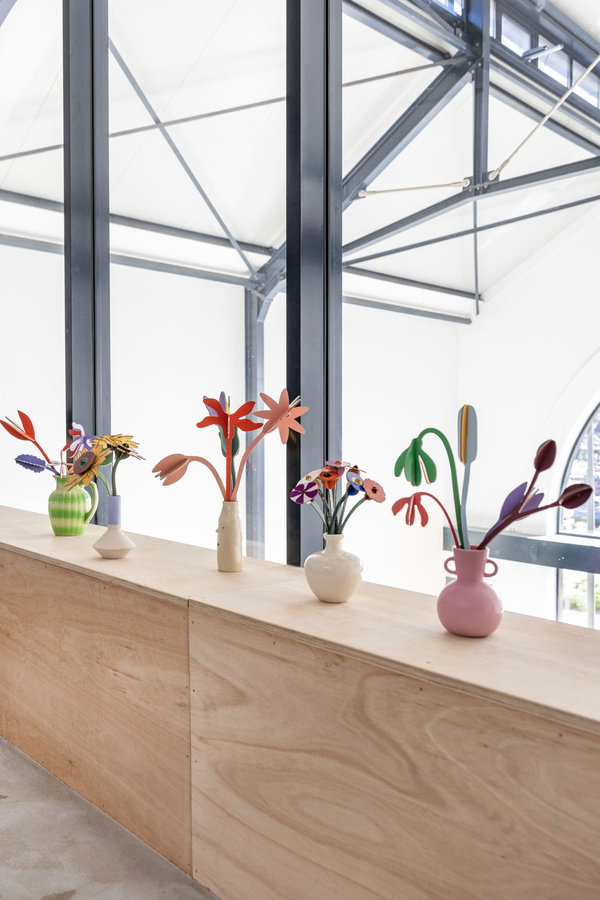 Papierskulptur 'Leuchtende Blüte'