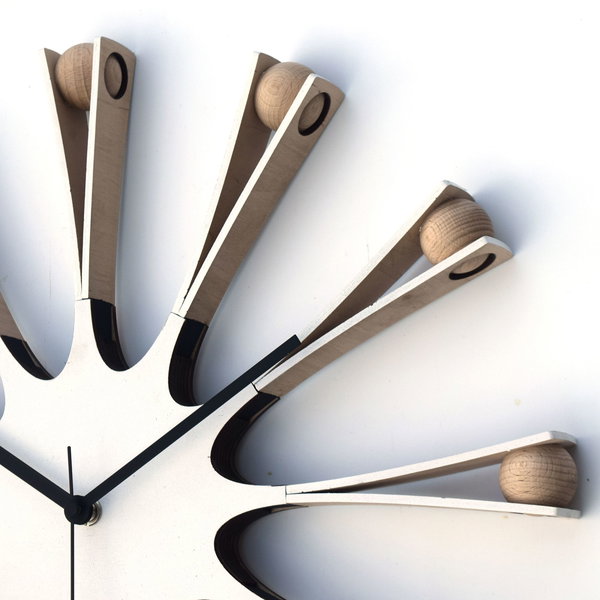 Wanduhr 'Juggler'