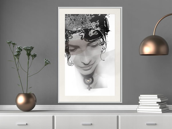 Poster 'Delicate Features'