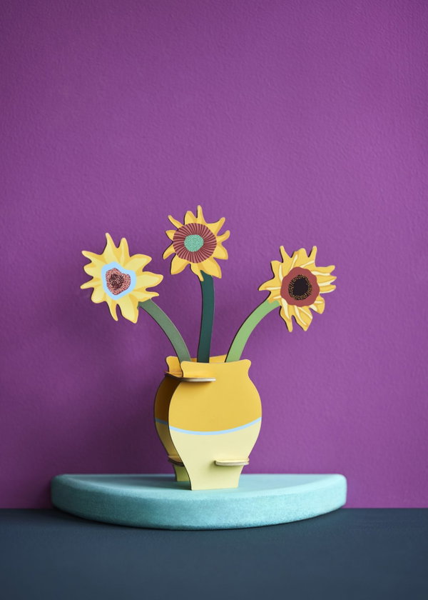 Papierskulptur 'Sonnige Sonnenblumenvase'