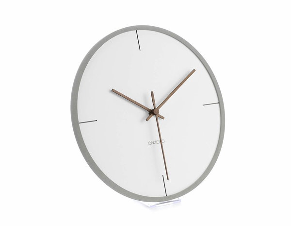 Design Wanduhr 'THE MATURE.'
