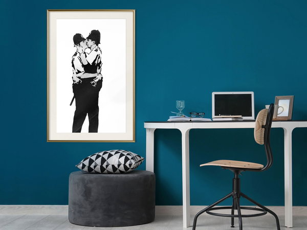 Poster 'Kissing Coppers'
