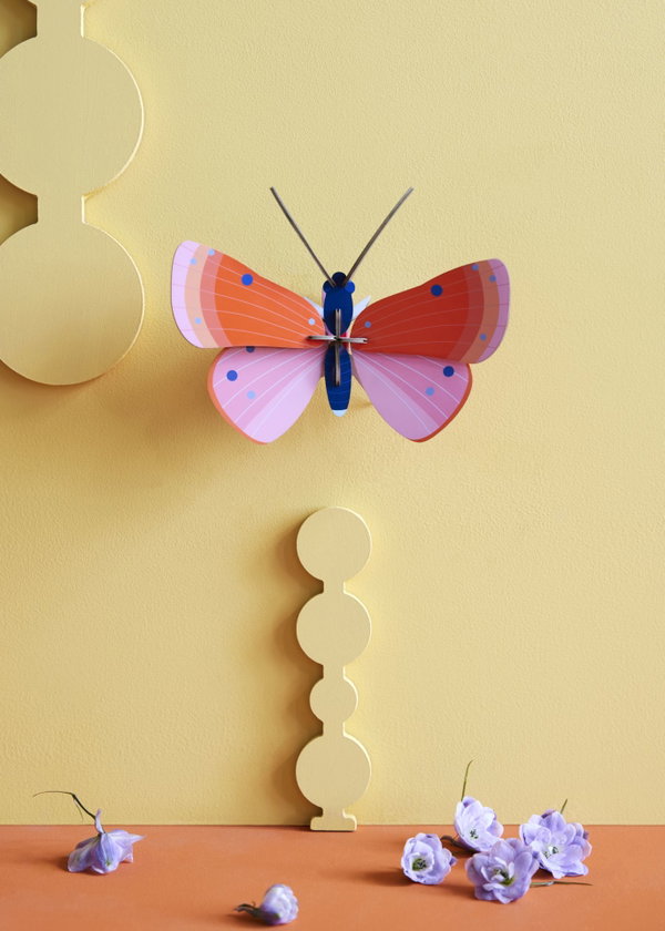 Wanddeko Papier 'Kräftiger Rubin-Schmetterling'