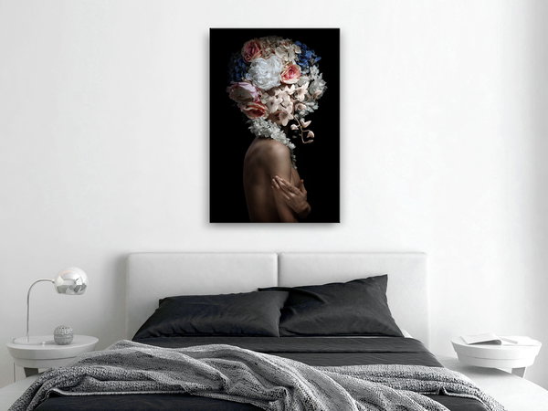 Kunstdruck auf Leinwand 'Mysterious Gesture Vertical'