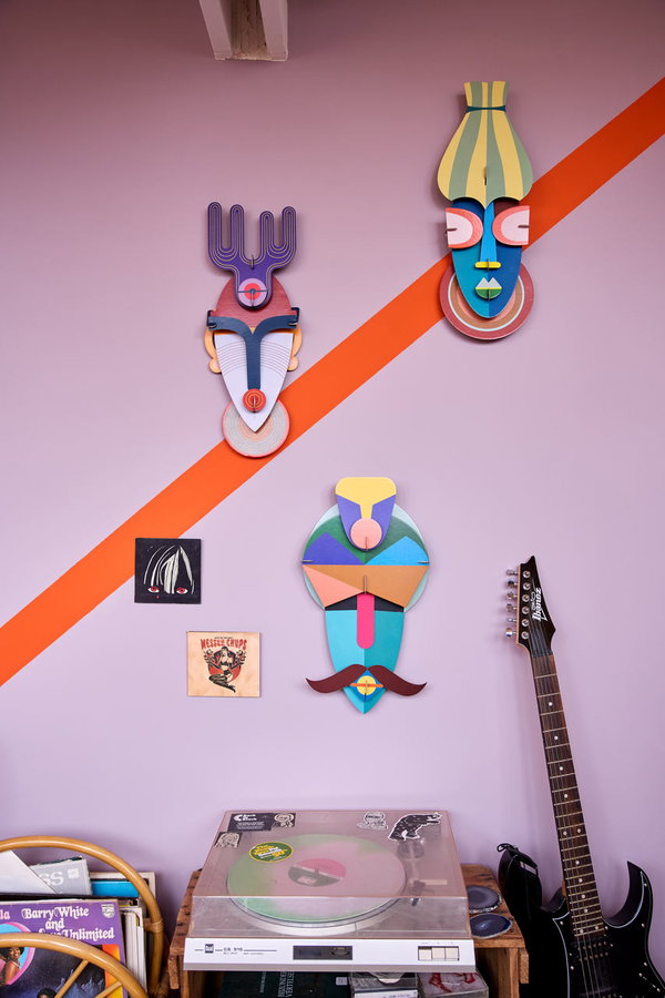 Wanddeko Papier 'Mumbai-Maske'