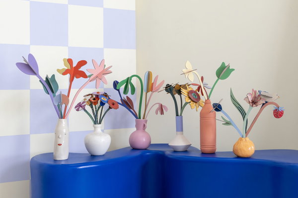 Papierskulptur 'Leuchtende Blüte'