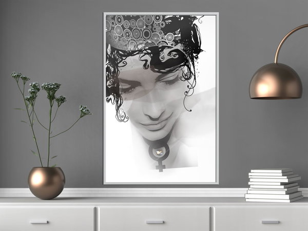 Poster 'Delicate Features'