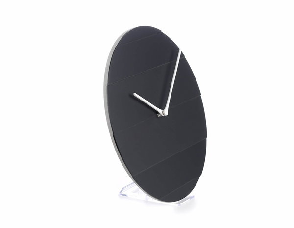 Design Wanduhr 'THE ESSENTIAL.'