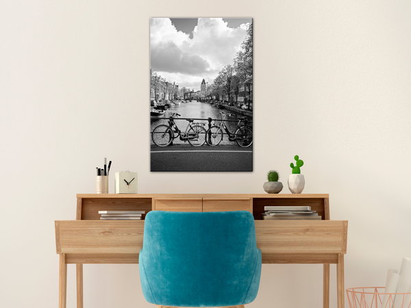 Kunstdruck auf Leinwand 'Bikes On Bridge Vertical'
