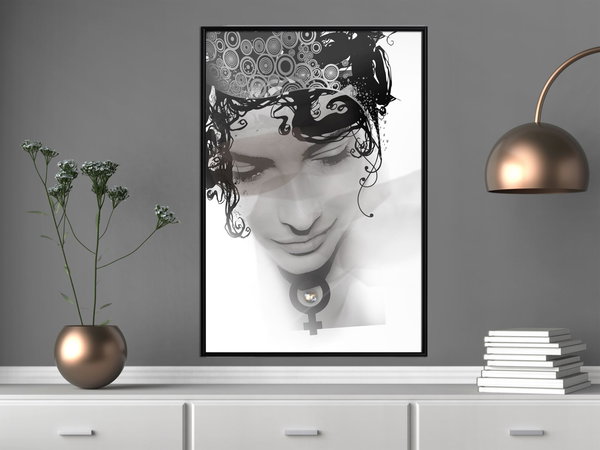 Poster 'Delicate Features'