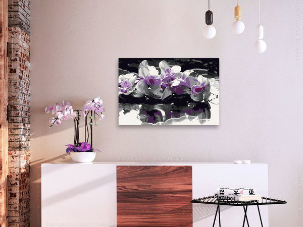 Malen nach Zahlen für Erwachsene 'Lila Orchidee (schwarzer Hintergrund &amp; Wasserspiegelung)'