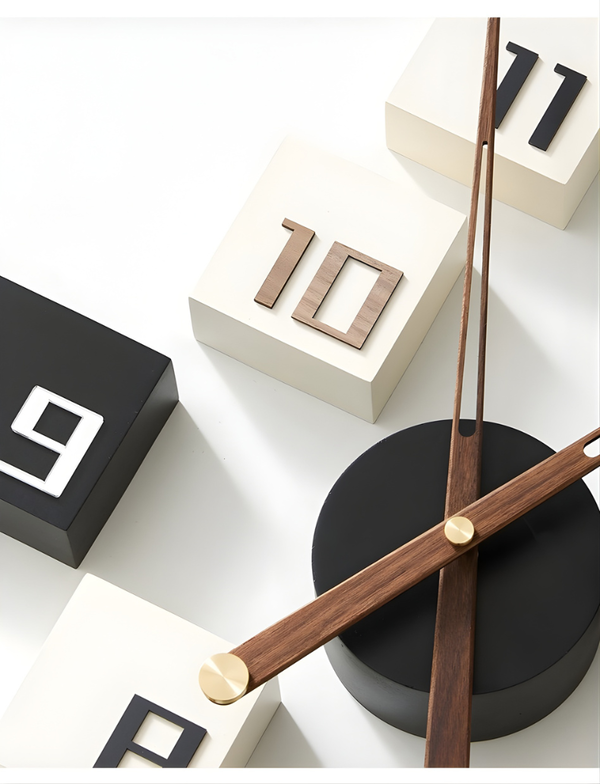 Minimalistische Wanduhr