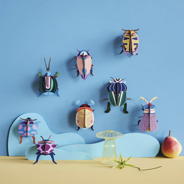 Wanddeko Papier 'Leuchtender Käfer'
