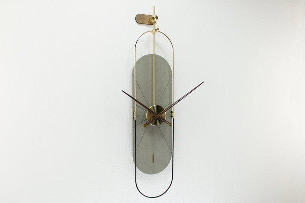 Minimalistische Wanduhr