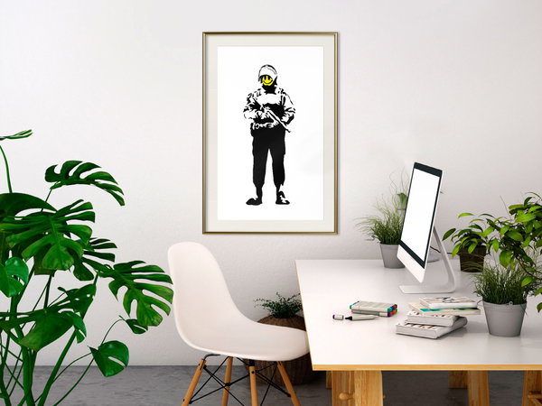 Poster 'Smiling Policeman'