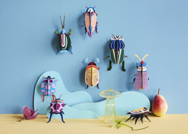 Wall deco 3d of cardboard 'Elegant Green Bug'