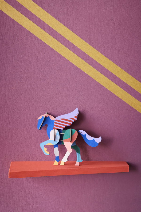 Papierskulptur 'Geflügelter Pegasus'