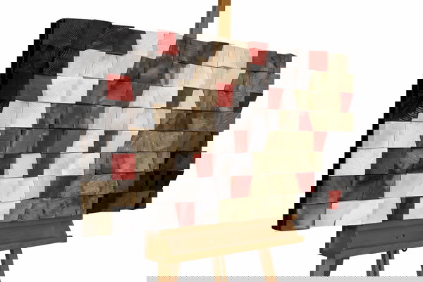 Obra de arte tradicional tallada en madera