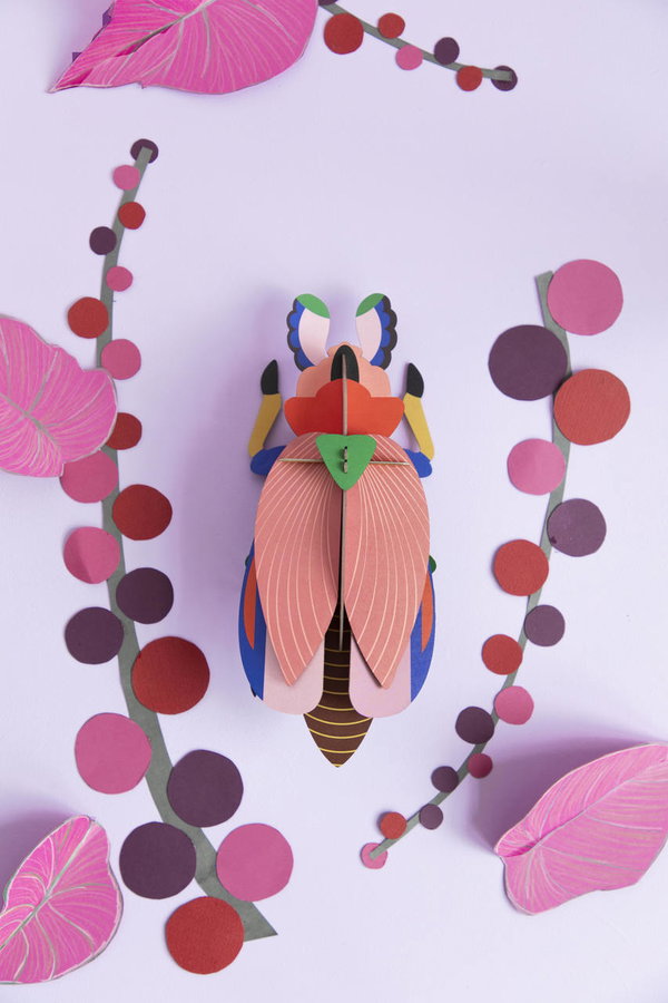 Karton skulptura za zid 'Lady Beetle Decor'