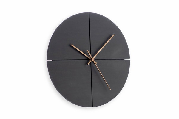 Minimalistische Wanduhr