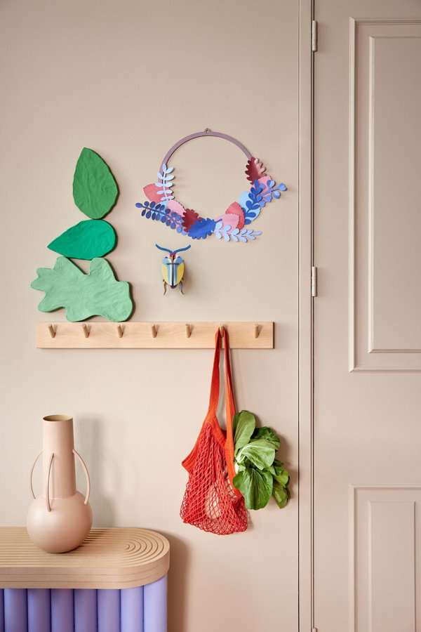 3D Wandobject gemaakt van karton 'Beetle Floral Wreath'