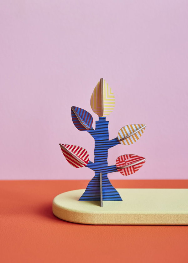 Sculture di carta 'Striped Leaf Tree'