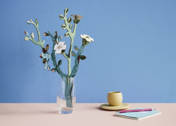 Sculptures en papier 'Almond Blossom I'