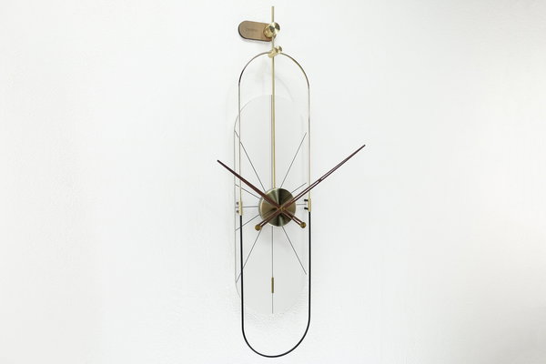 Minimalistische Wanduhr