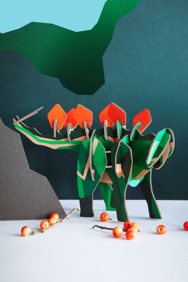 Sculture di carta 'Spiked Dino Decor'