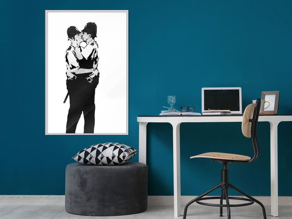 Poster 'Kissing Coppers'