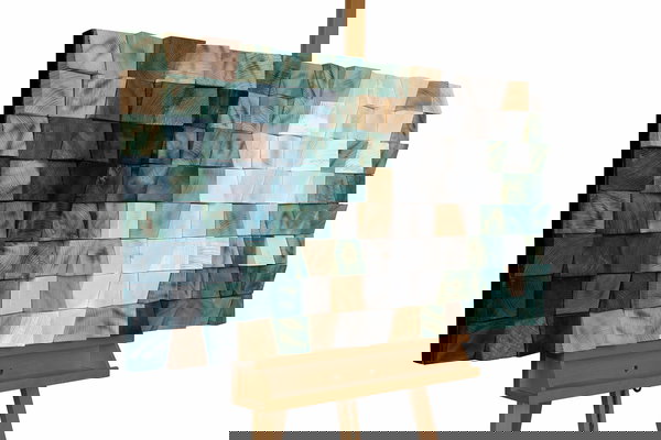 Obra de arte tradicional tallada en madera