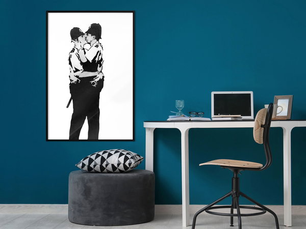 Poster 'Kissing Coppers'