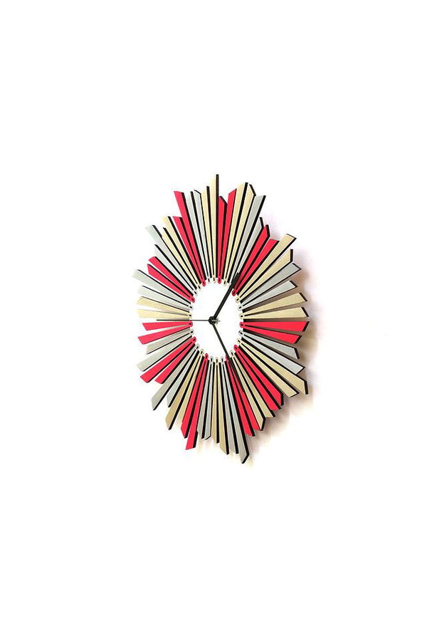 Wanduhr 'The Star M'