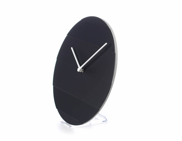 Design Wanduhr 'THE ESSENTIAL.'