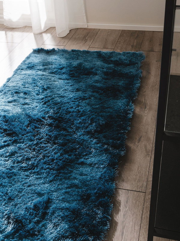 Design Hochflorteppich Whisper Blau