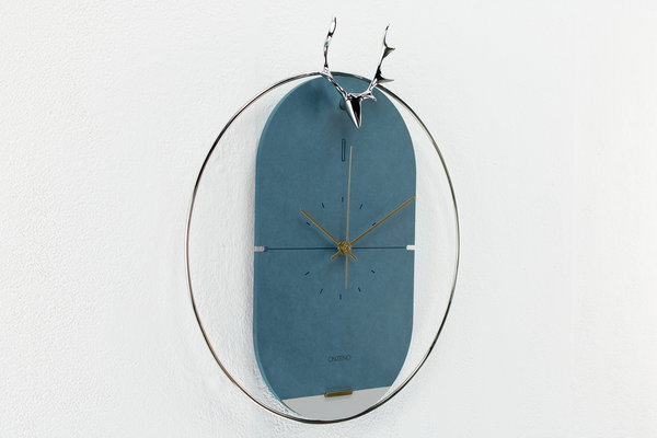 Minimalistische Wanduhr