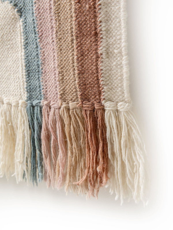 Elegant mix of material in detail