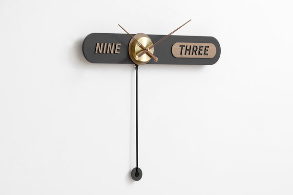 Minimalistische Wanduhr