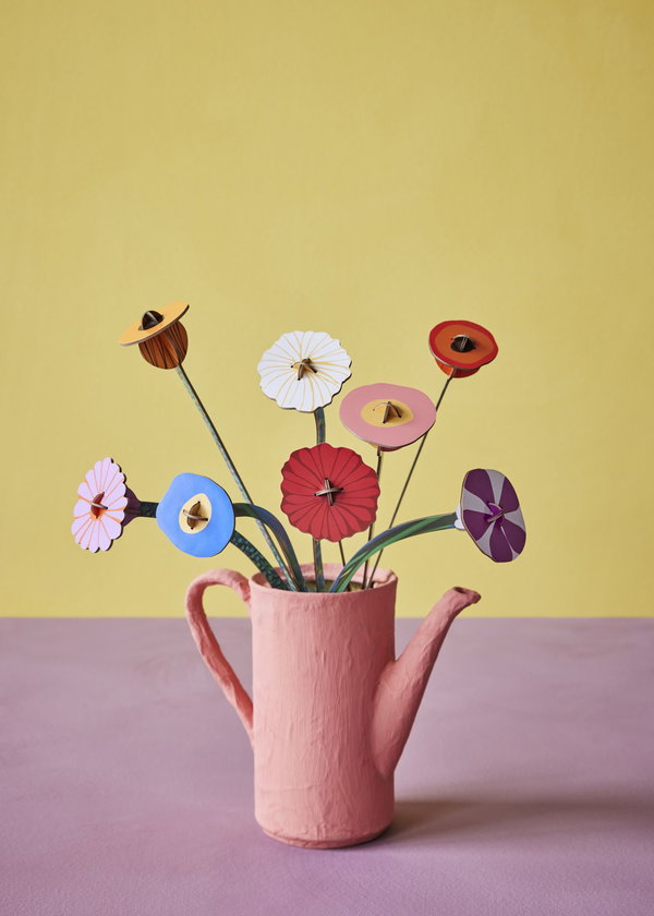 Papierskulptur 'Leuchtende Blüte'