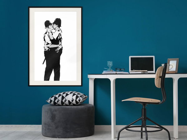 Poster 'Kissing Coppers'