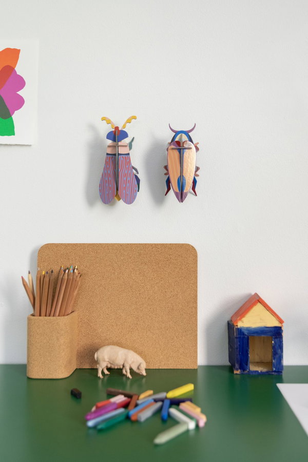 Wanddeko Papier 'Gestreifter Käfer'