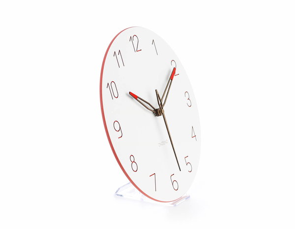 Design Wanduhr 'THE SCARLET.'