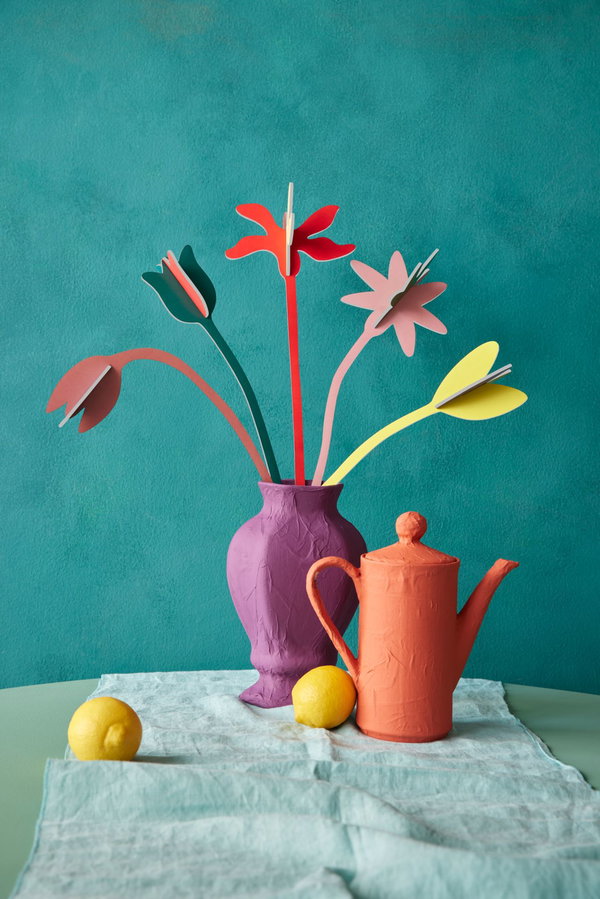 Papierskulptur 'Kräftige Blumenstiele'