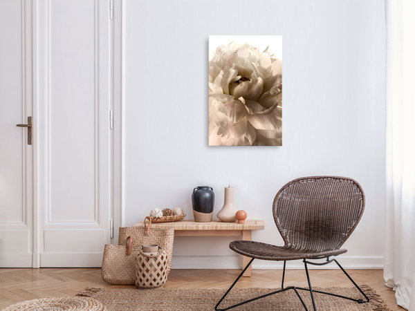 Kunstdruck auf Leinwand 'Soft Petals Vertical'