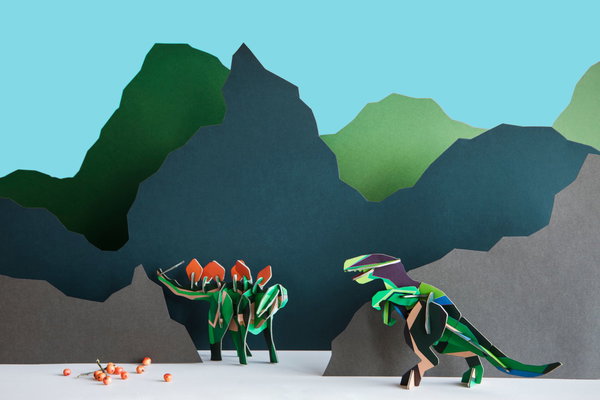 Sculture di carta 'Spiked Dino Decor'