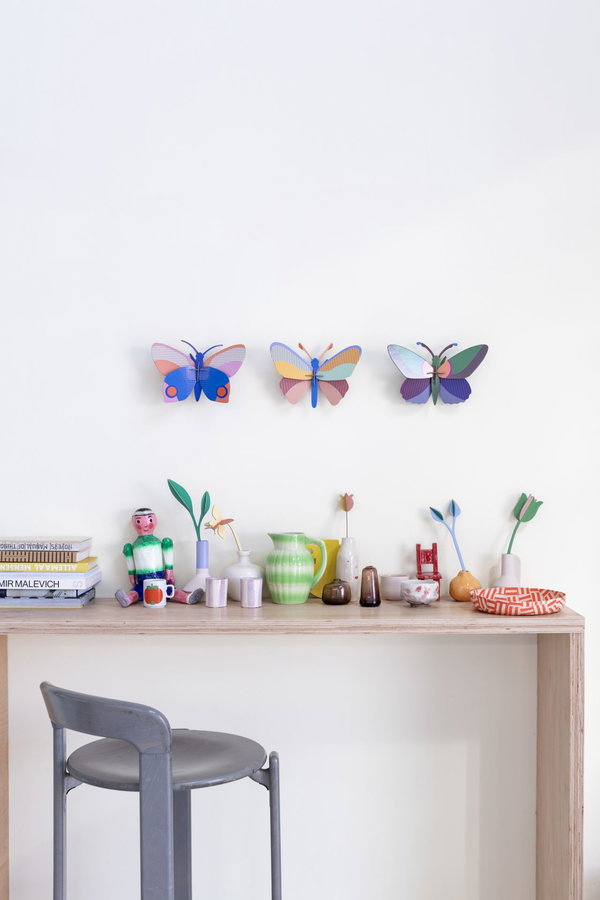 Wanddeko Papier 'Leuchtender Schmetterling'